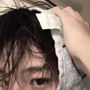 裸体裸乳被🍑学生
